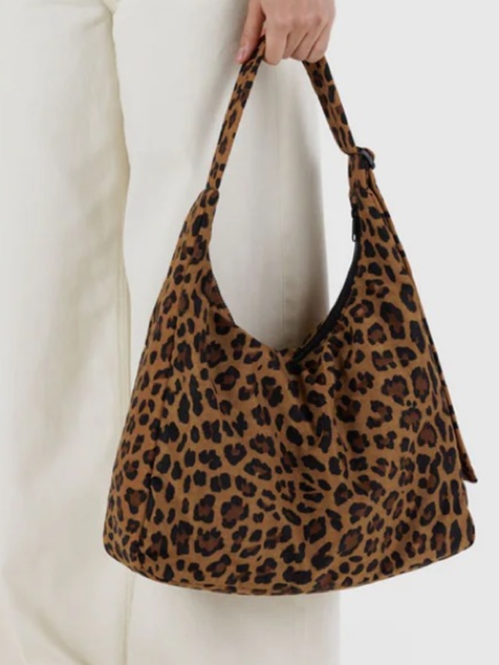 BAGGU Leopard-Print Nylon Shoulder Bag in Brown and Black, Adjustable Strap. - Picture 2 of 16